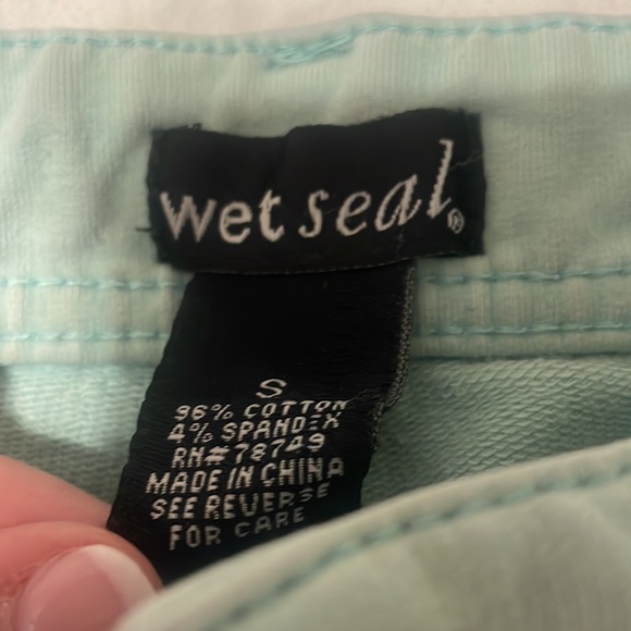 Shorts - Picture 2 of 3